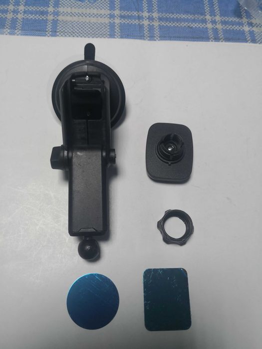Suport telefon magnetic cu ventuza