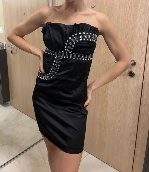 НОВА Малка черна елегантна рокля