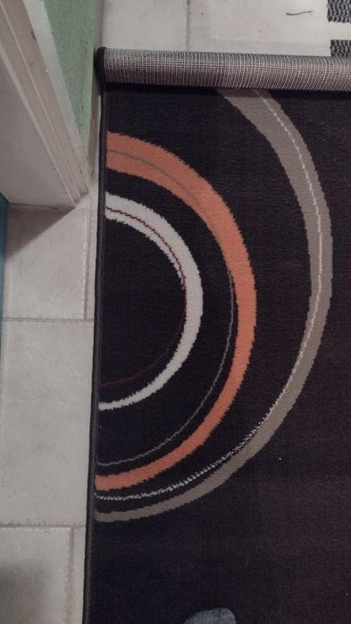 чисто Нов топъл килим,36€ много мек