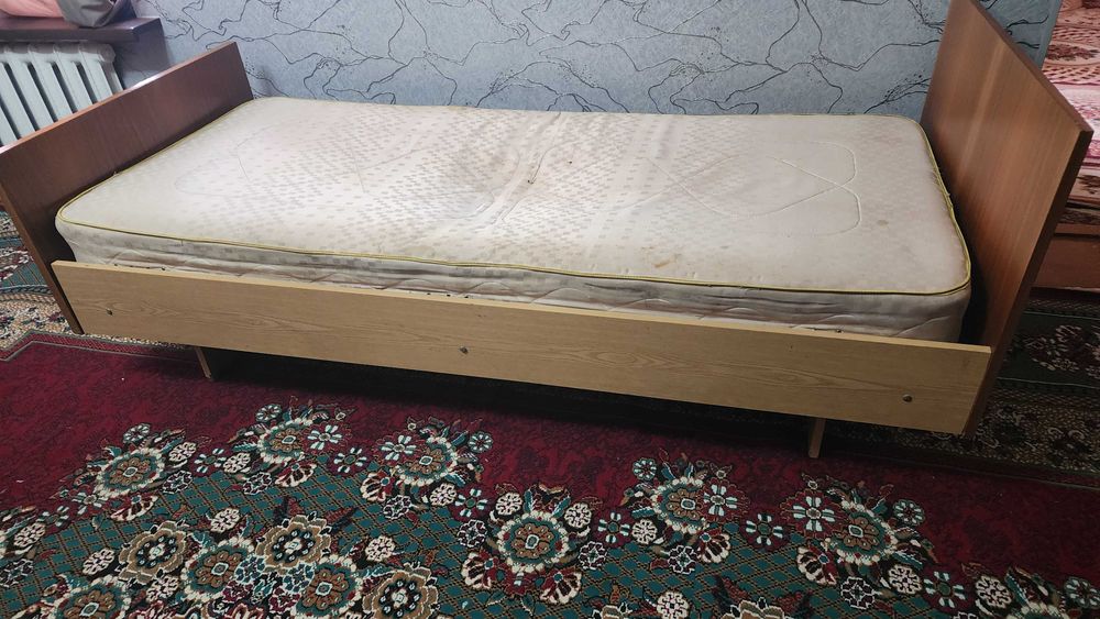 Кровать российского производства. В хорошем состоянии. 195×85
