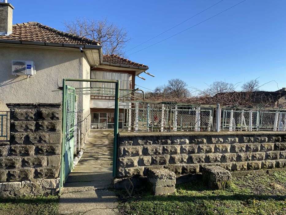 Продава се Къща в Плиска - 267 кв.м за 248 €/кв.м - Снимка #1