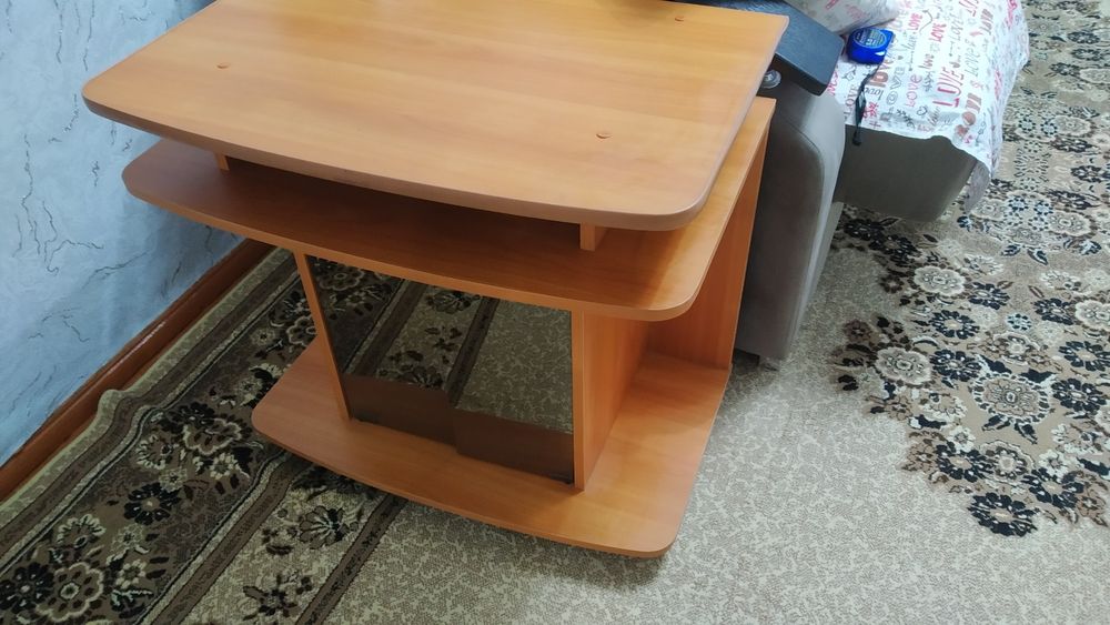 Продам тумбу под телевизор