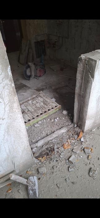 Demolam Decopertam Derasam Taiem in beton caram moloz