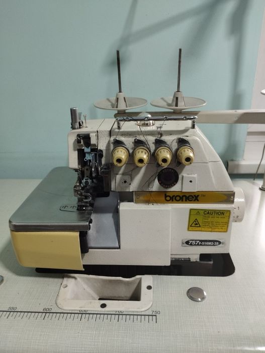 Продам оверлог-пятиниточный