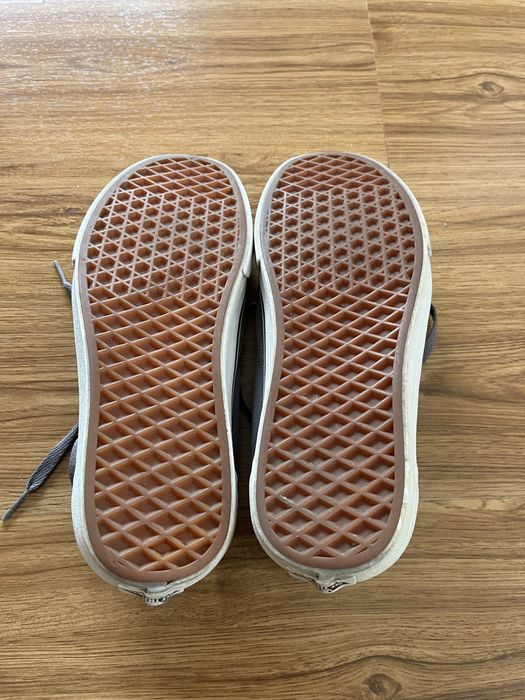 Adidasi vans marimea 40