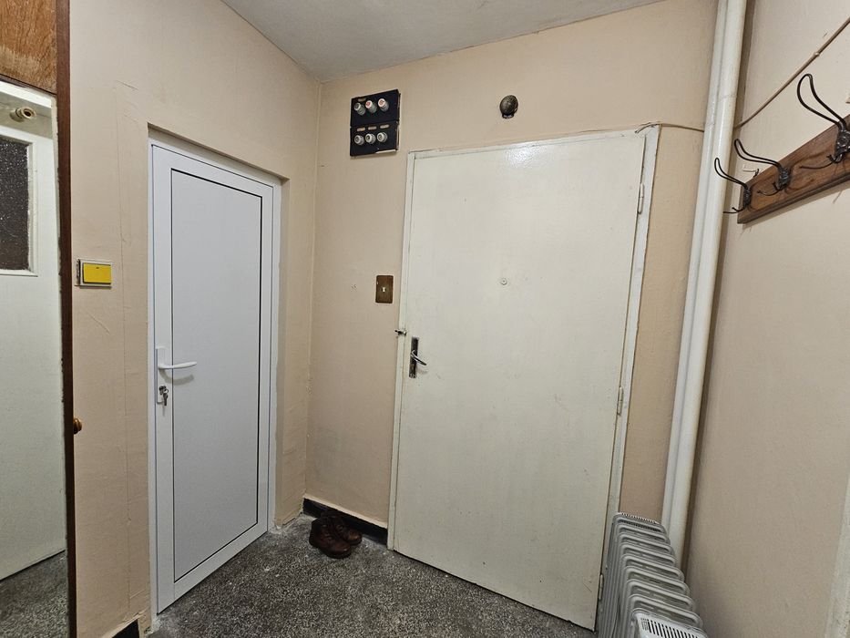 Дава се под наем Двустаен апартамент в Мездра - 55 кв.м за 255 € - Снимка #8