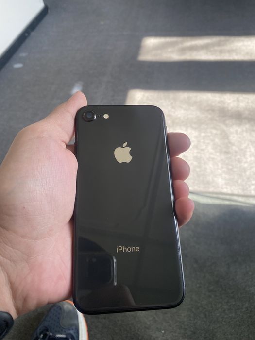 айфон 8 LLA xolati zor