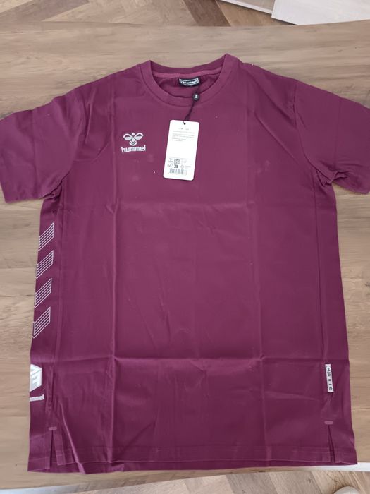 Tricou bărbați de la "Hummel"