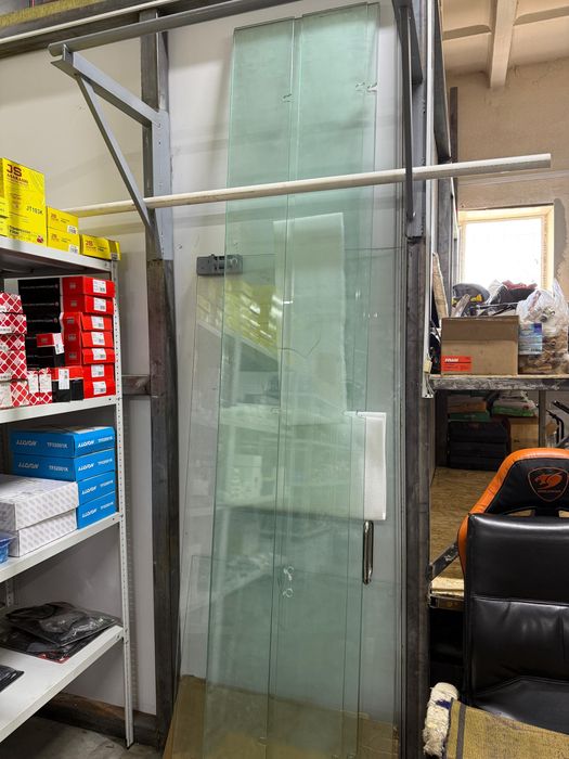Стеклянная перегородка - дверь б/у
