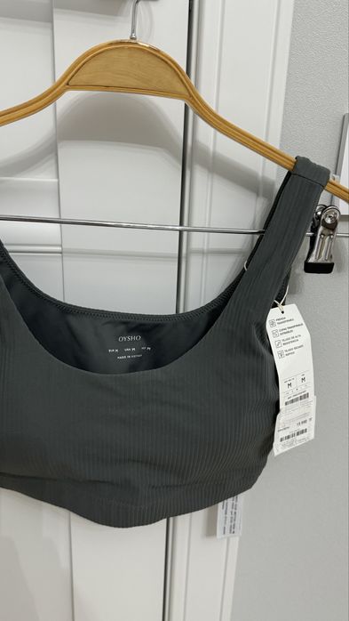 Топ зеленый от Oysho