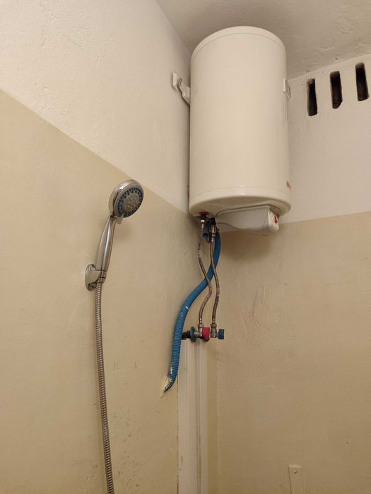 Нова обява, двустаен апартамент, център, под наем