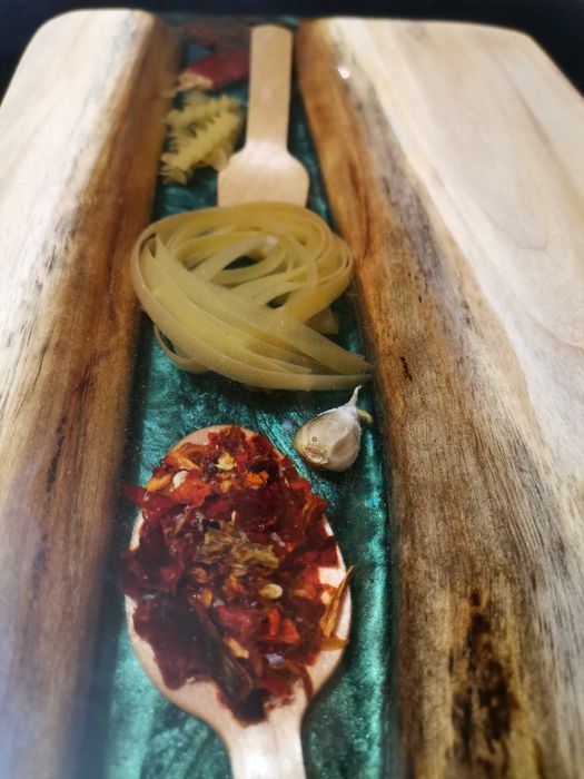 Дъски за сервиране и рязане, епоксидна смола и дърво