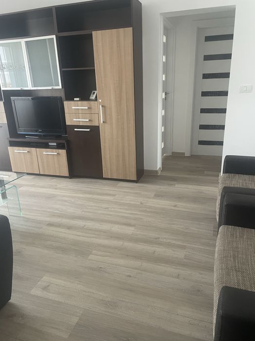 Inchiriez apartament