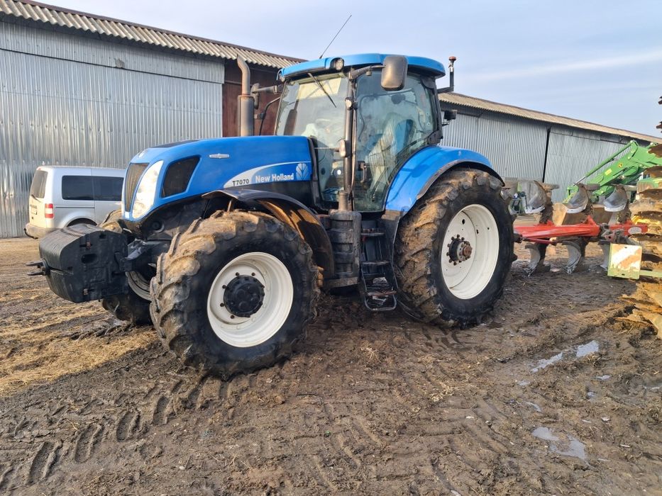 Tractor new holland T 7070