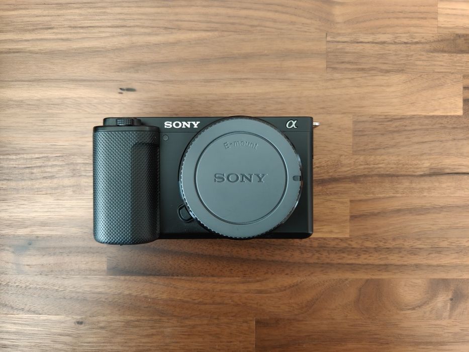 Sony ZV-E10, тяло + батерия, като нов
