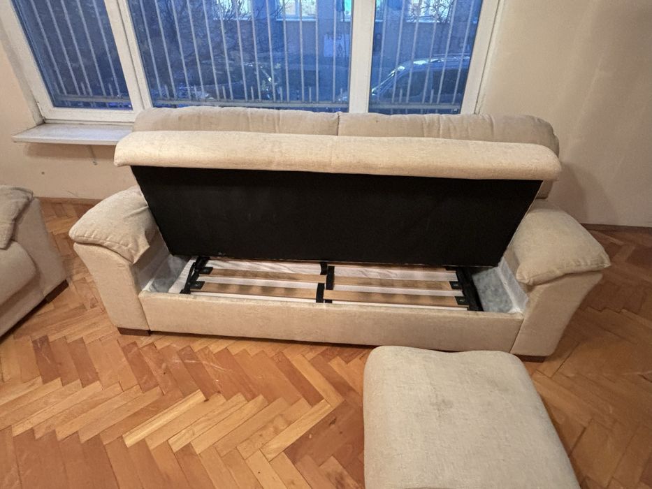 Канапе легло Двете кресла и табуретката