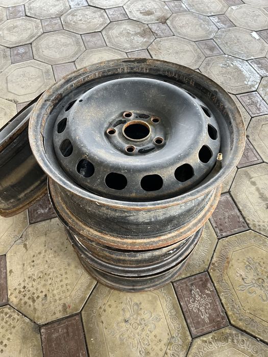 Дискт на ауди с-4. А-6. 16-диаметр.