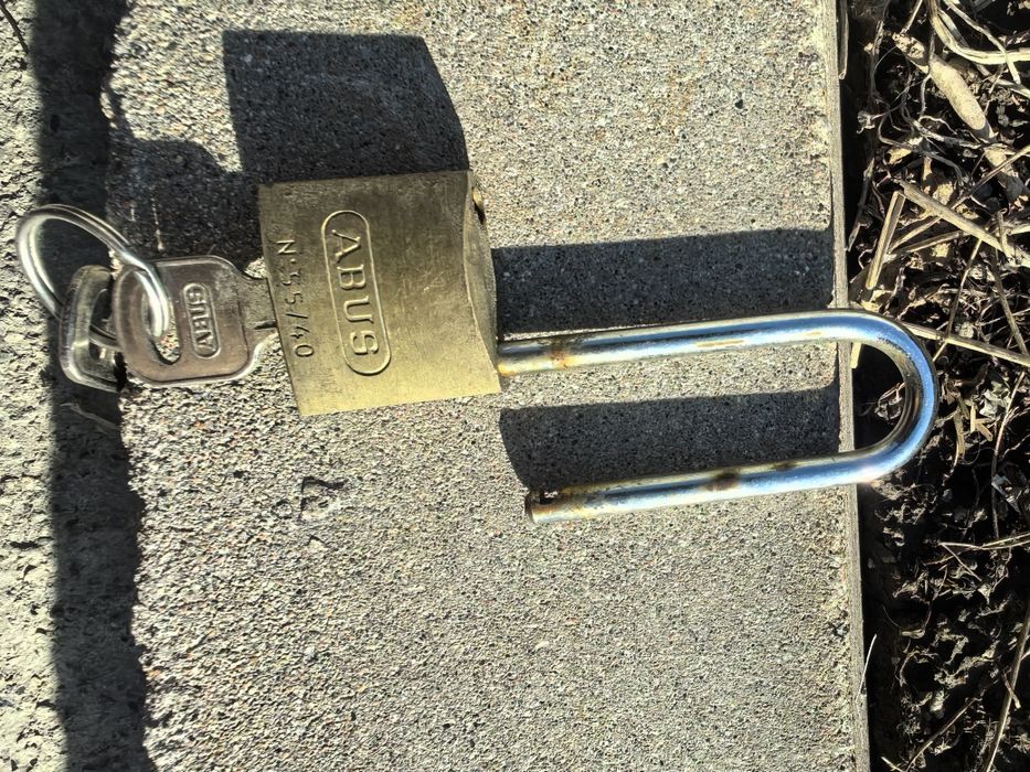 Продам немецких 2 замка