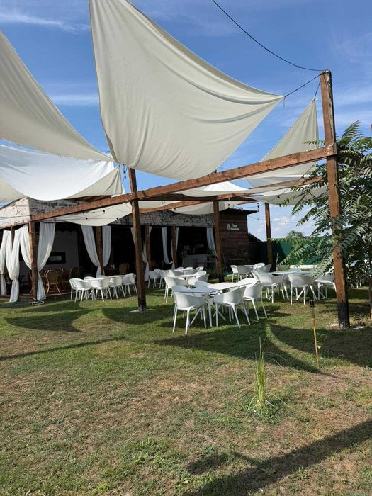 Restaurant functional + casa P+M + 2500 mp teren in Comana