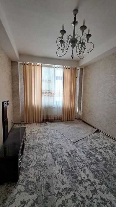 Kvartira sotiladi 2 xonali yangi remont li