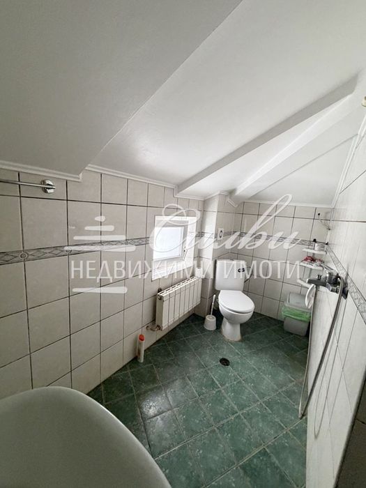 Двуетажна ТУХЛЕНА къща на плоча– кв. Център !!!