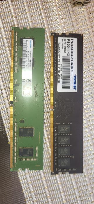 Vand 2 Stick-uri Ram 4 Gb