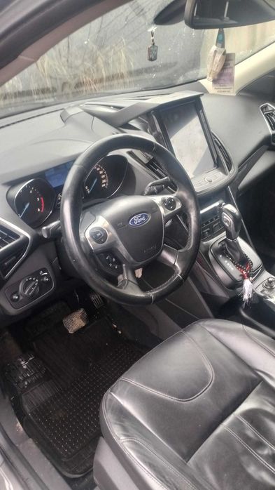 Vând Ford Kuga Poweshift Titanium automată