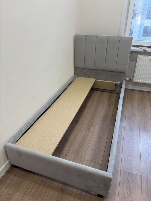 Продам срочно кровать 200х90