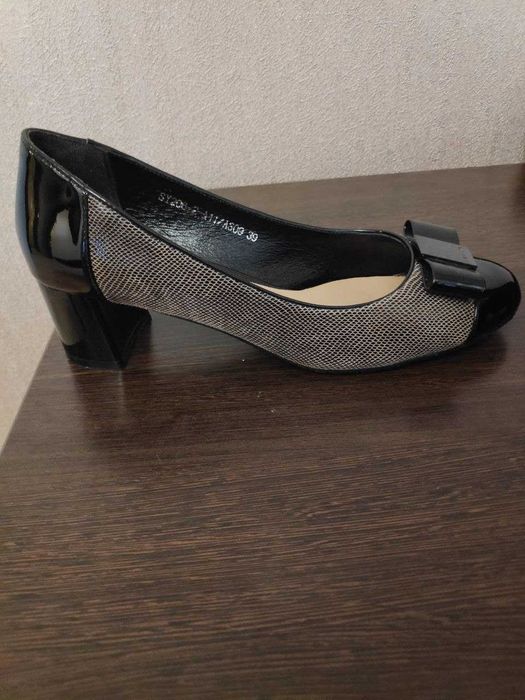 Туфли женские продам