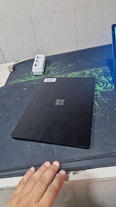 Microsoft surfice laptop 3 core i5