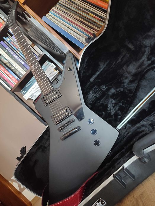 EPIPHONE Goth 58 Explorer chitara electrica, negru mat, cutie SKB