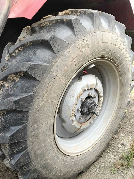 Tractor marca BELARUS 820