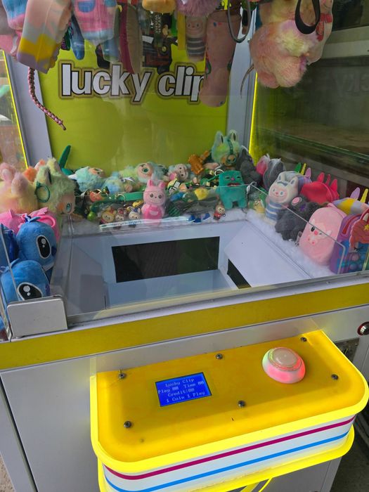 Mașină NOUĂ pentru brelocuri – atractivă și profitabilă