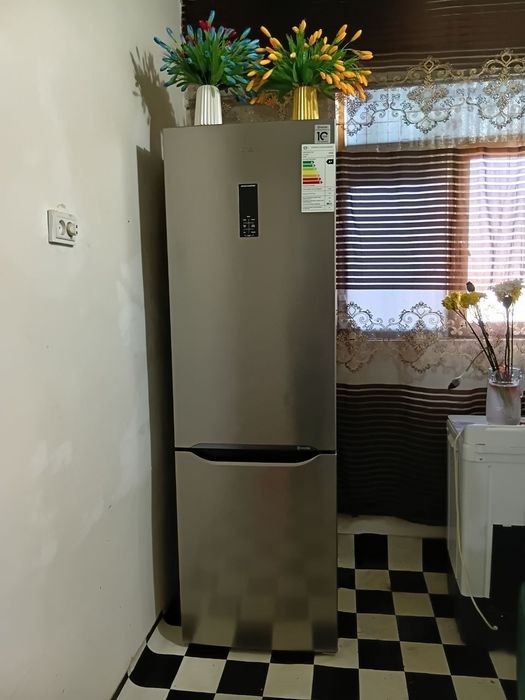 Холодильник сотилади хали йанги 3 ой болган