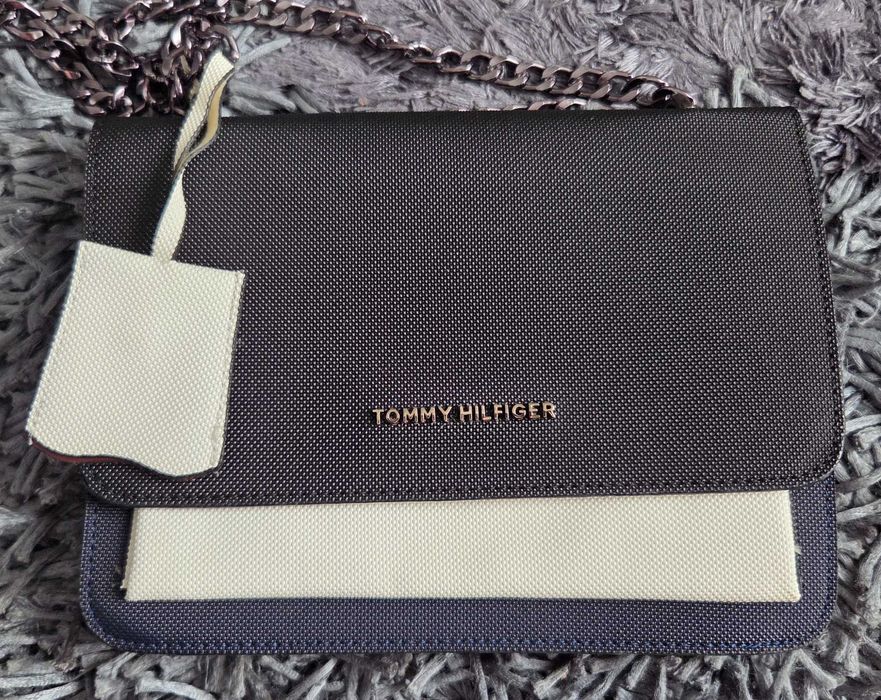 Разпродажба на дамски чанти в перфектно състояние