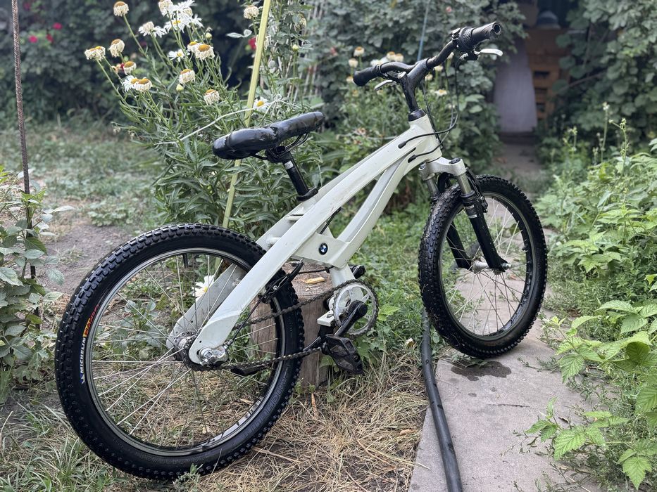 Велосипед BMW детский