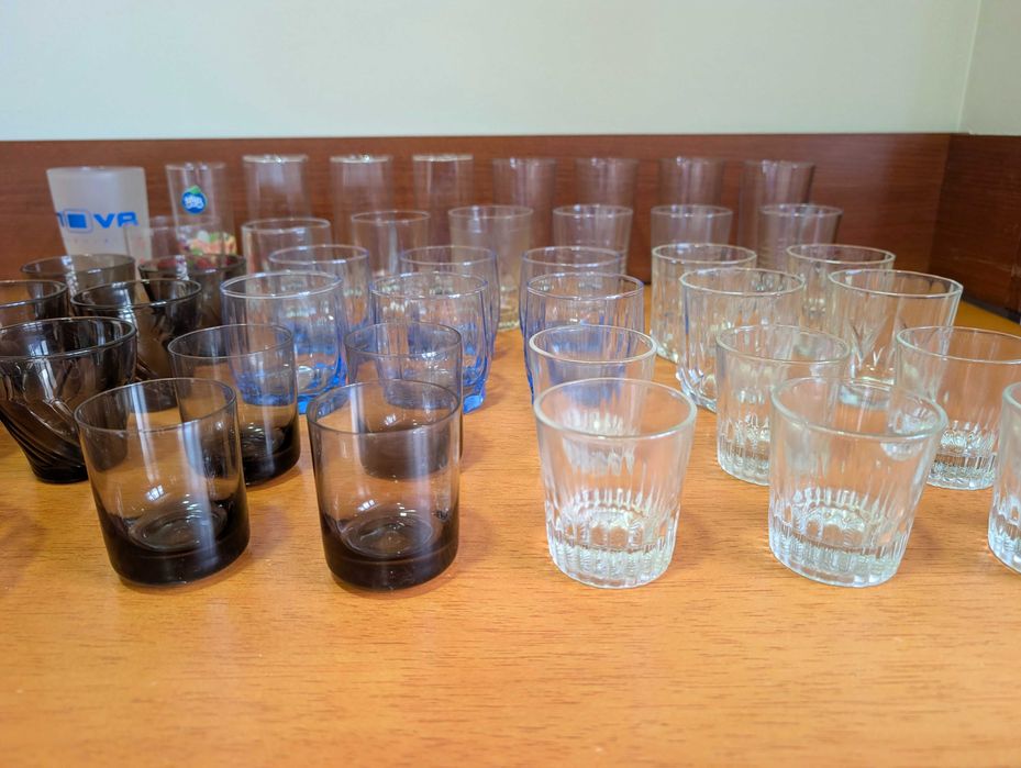 Комплект от 42 чаши за вода и безалкохолно + купичка