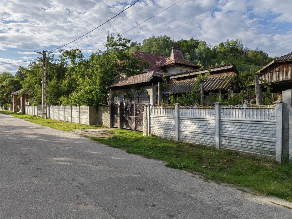 Casa de vanzare comuna Hurezani