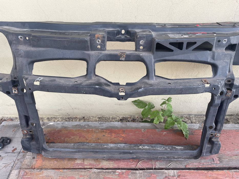 Суппорт радиатора оригинал (телевизор) VW Golf 4 Фольксваген Гольф 4