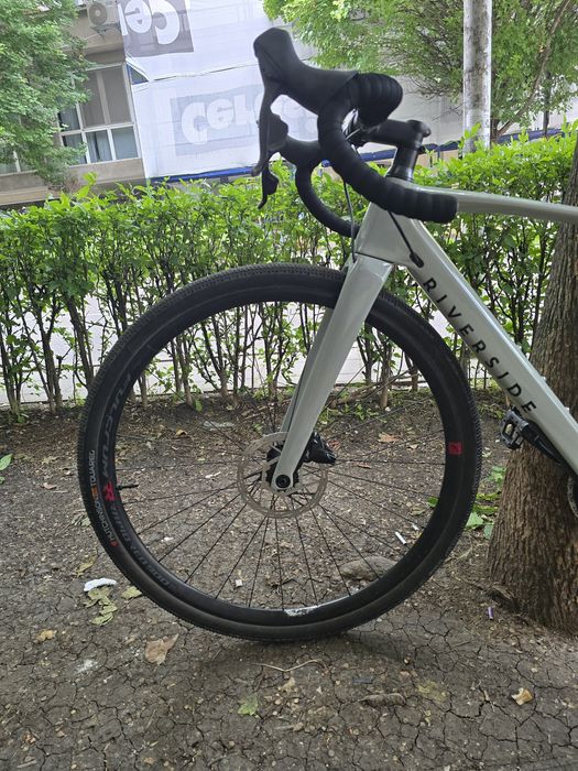Карбонов гравел велосипед Riverside GCR Sram Rival AXS