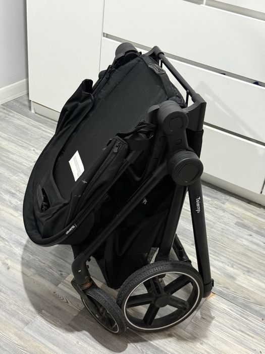 Продам детскую коляску