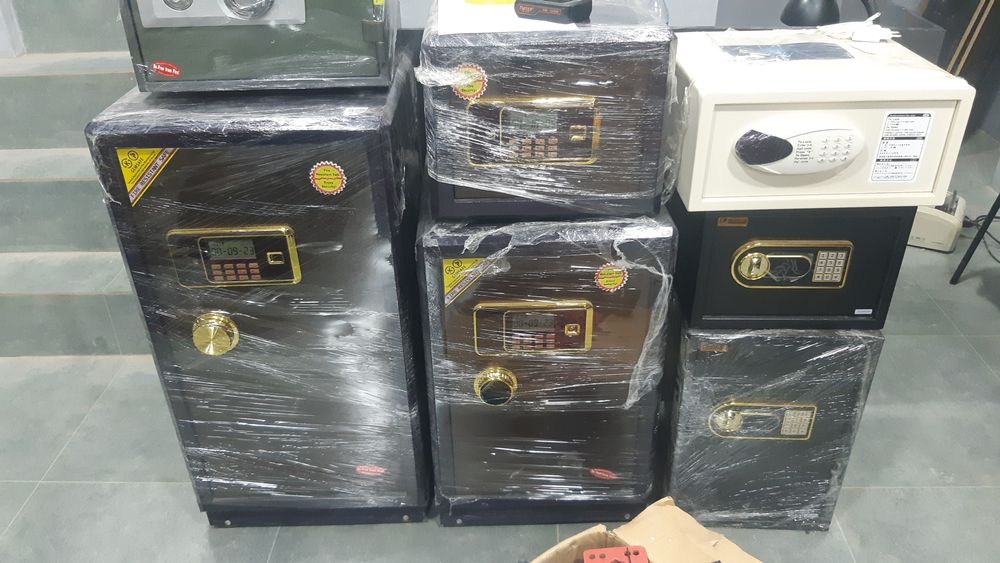 Сейф металлический