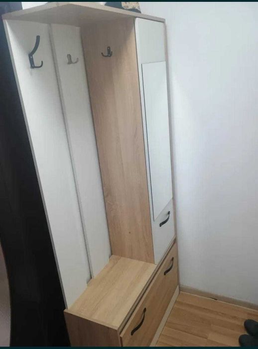 Vând dulap hol in stare bună Mangalia