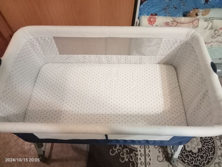 Продам приставную кроватку !