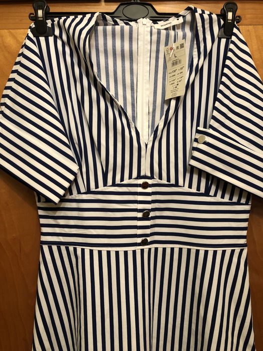 OFERTĂ - Rochie Reserved, nouă, superbă, navy, cu nasturi decorativi