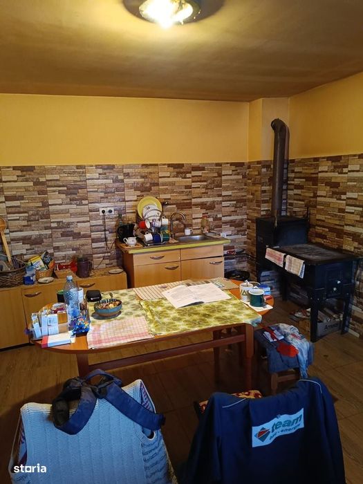 De vânzare casă cu 5 camere, sat Apoș, com. Bârghiș, jud. Sibiu