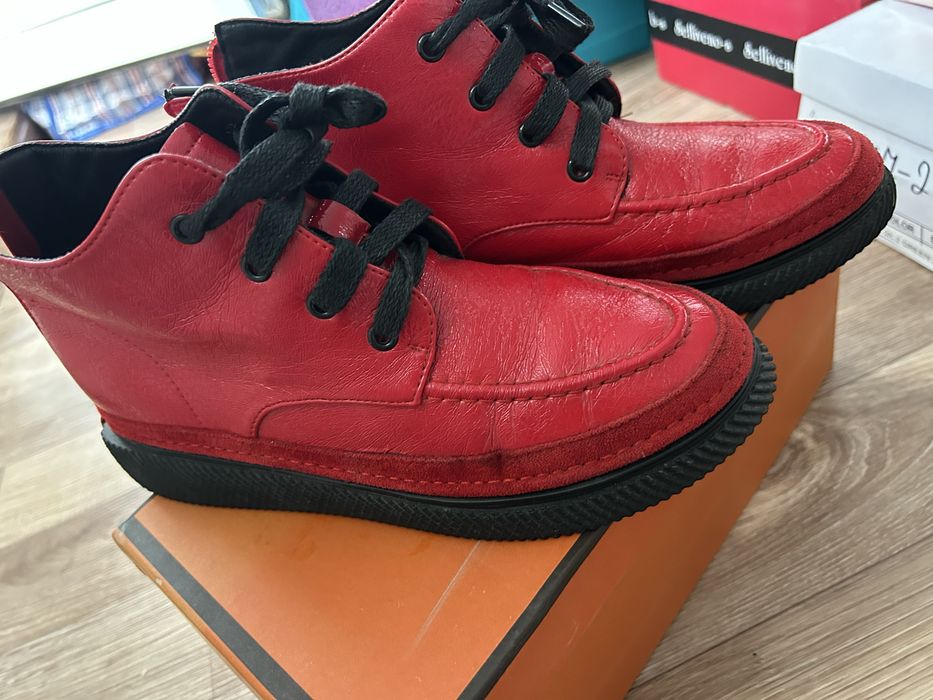 Обувь носились 2-3 раза