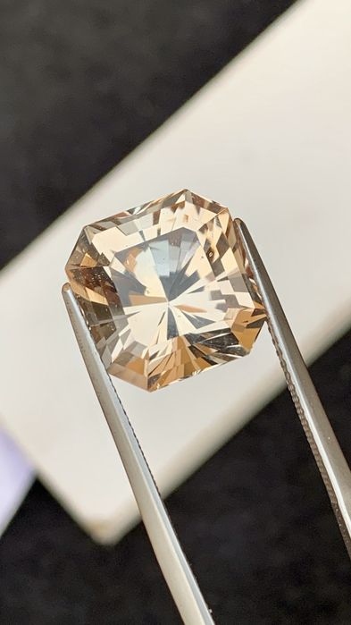 Топаз праскова голям asscher cut