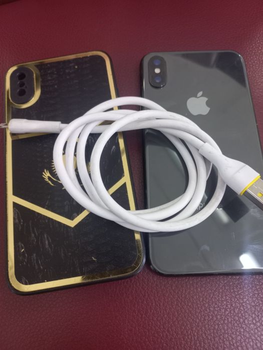 Продам iPhone X..