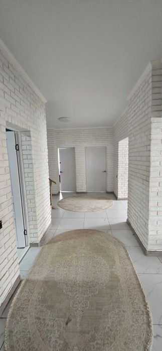 продается просторный дом в районе КСК